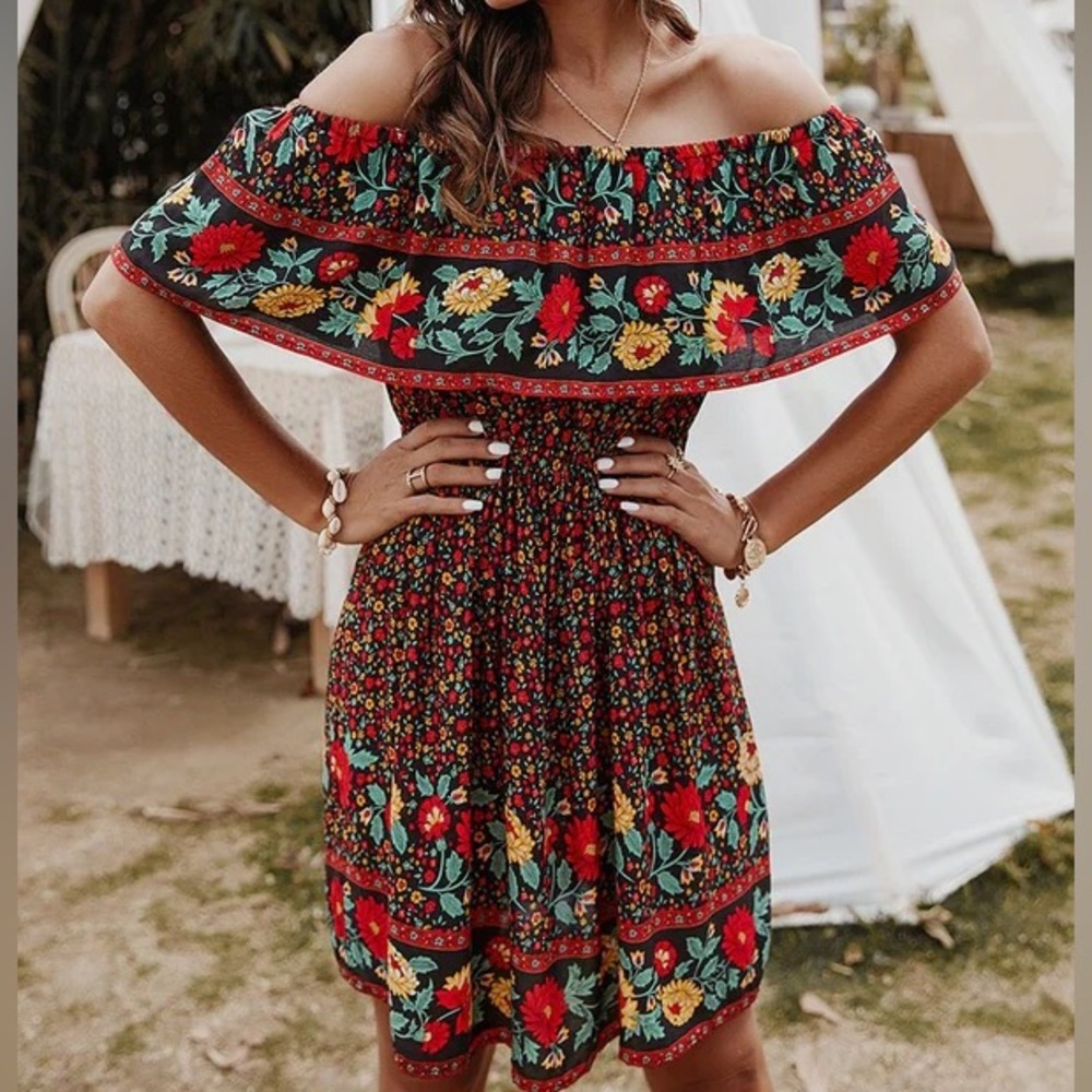 1044. Chic Floral Off-Shoulder Mini Dress